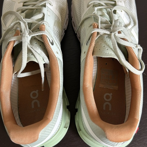 ON Cloud Cloudflow Running Sneaker Shoe Aloe White Womens Designer Trendy Sz 9.5 - Picture 8 of 12